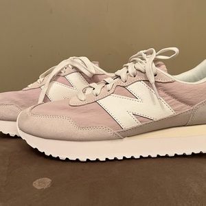 NEW without Box!!  Women’s New Balance shoes